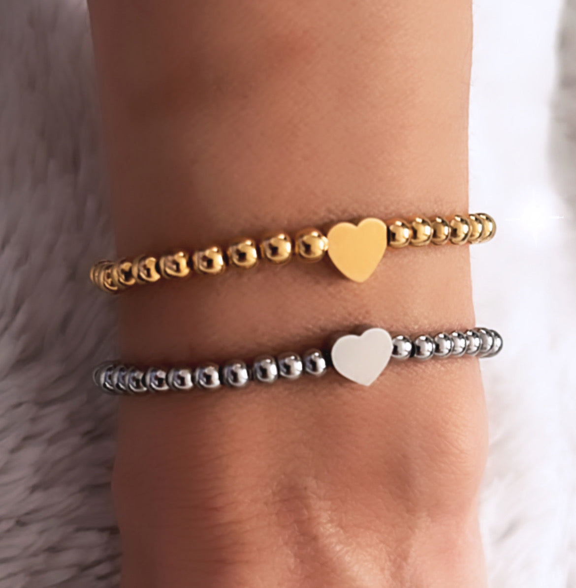 Gold heart beaded dainty bracelet