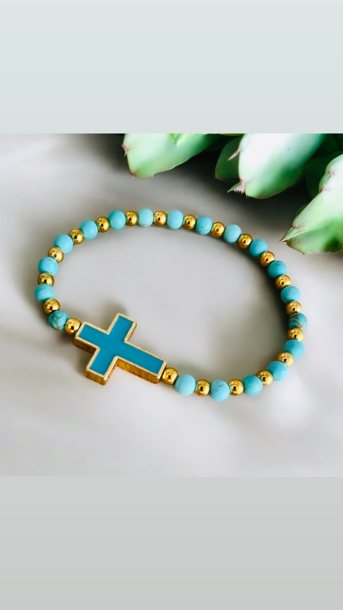 Turquoise and Gold Cross Beaded Bracelet